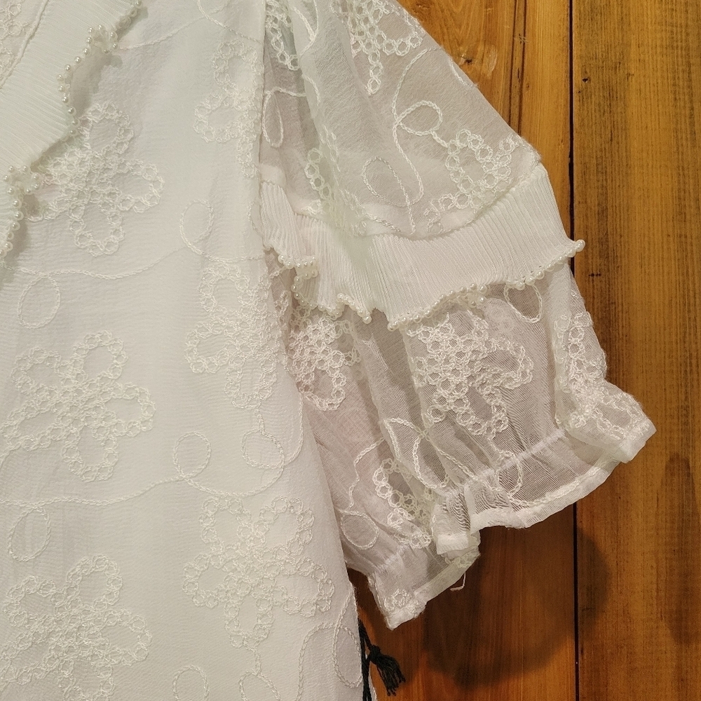 Women's White Lace Top - Picture 3 of 16